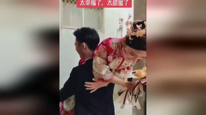 跳动的旋转球
